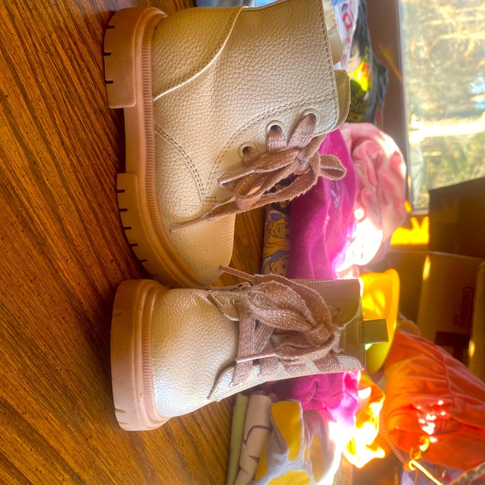 Toddler girl boot size 6